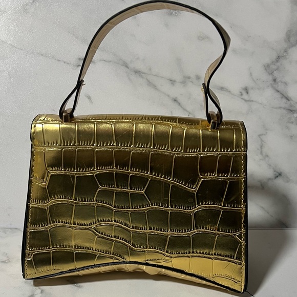 Gold Crocodile-Embossed Crossbody Bag - Picture 3 of 4